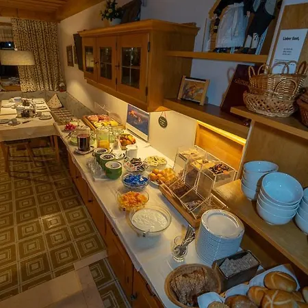Gaestehaus Erler 2*